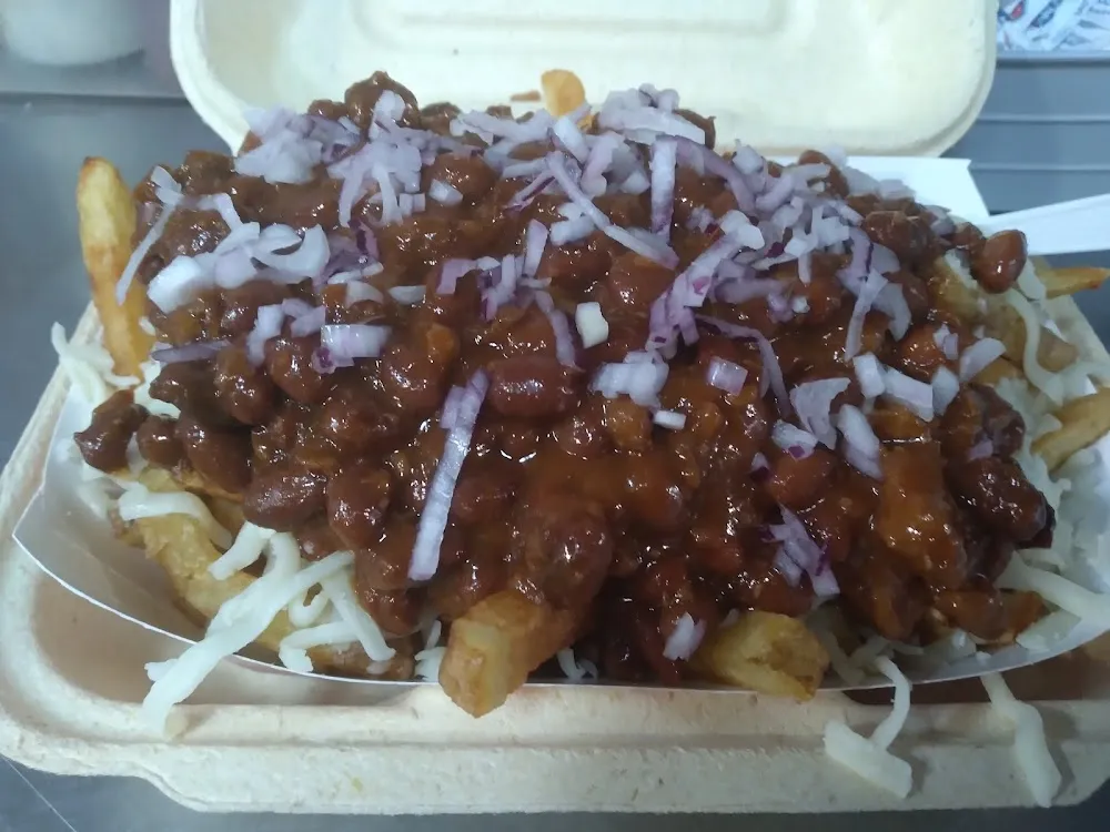 Chili Cheese Frieswith Onion